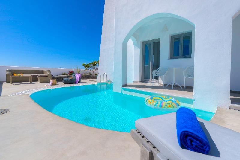 White Harmony Suites Мегалохори Екстериор снимка